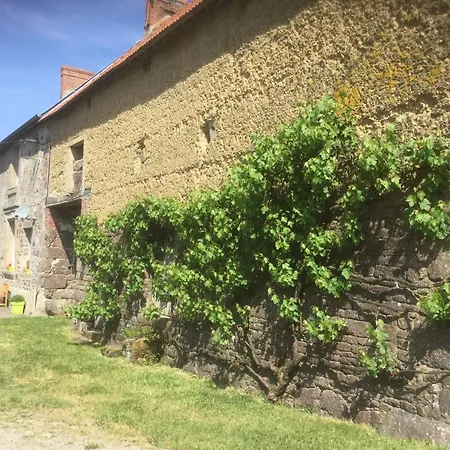 De La Petellerie *